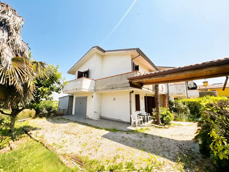 Immagine 1 di Villetta a schiera in vendita  in Via Arzere a Solesino