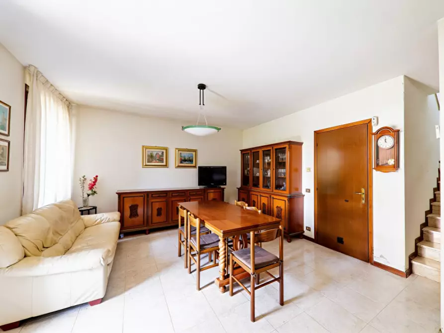 Immagine 2 di Villetta a schiera in vendita  in Via Arzere a Solesino