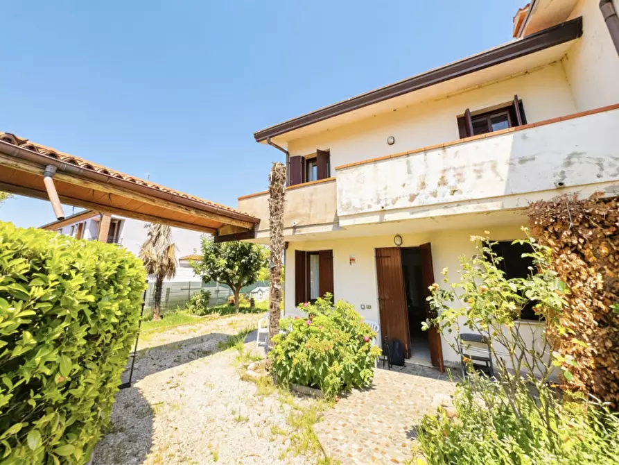Immagine 8 di Villetta a schiera in vendita  in Via Arzere a Solesino
