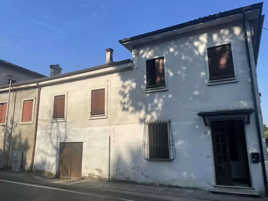 Immagine 1 di Casa indipendente in vendita  in via nicolosi a Vicenza