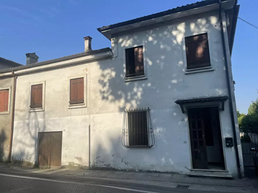 Immagine 2 di Casa indipendente in vendita  in via nicolosi a Vicenza
