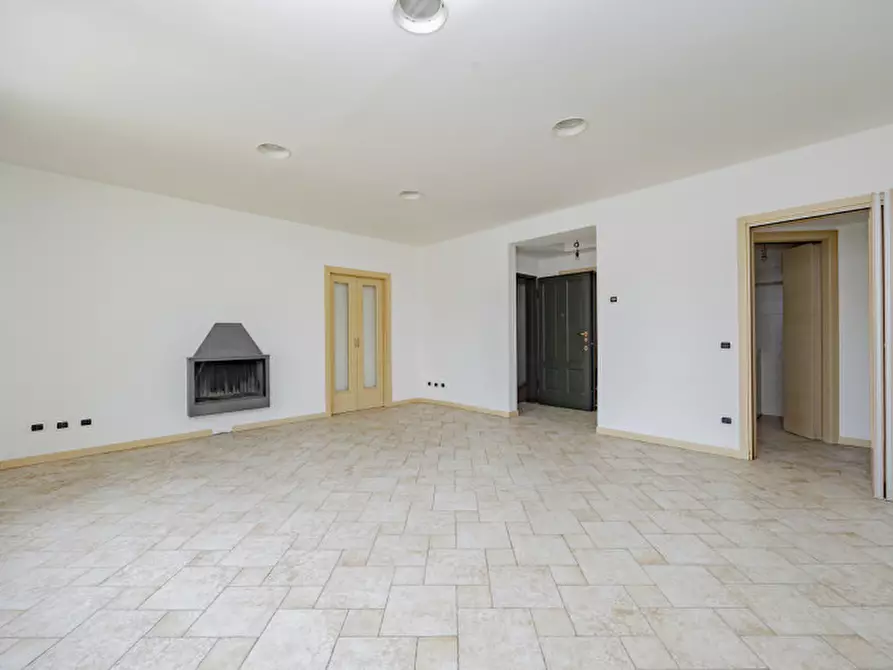 Immagine 6 di Appartamento in vendita  in Via Cesare Battisti 1 a Bergamo