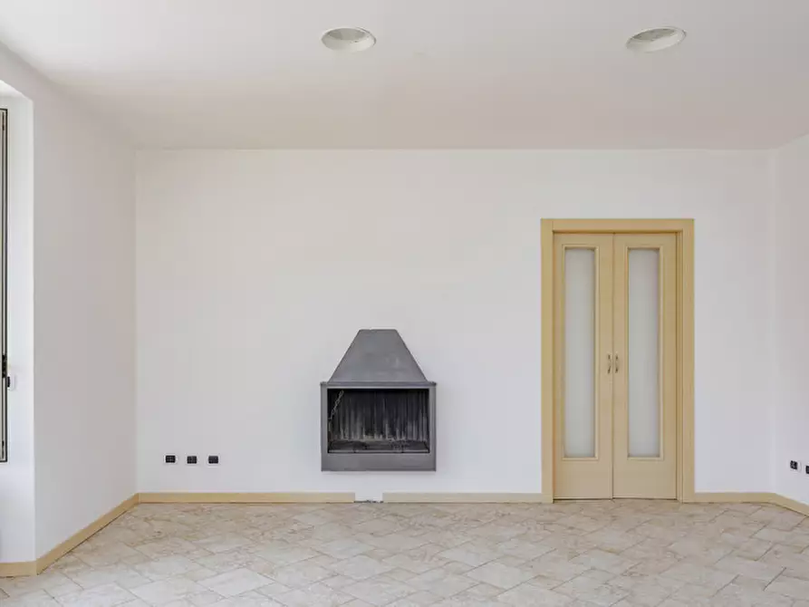 Immagine 7 di Appartamento in vendita  in Via Cesare Battisti 1 a Bergamo