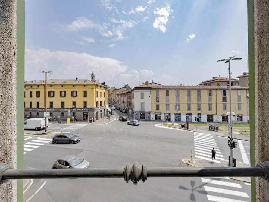 Immagine 18 di Appartamento in vendita  in Via Cesare Battisti 1 a Bergamo