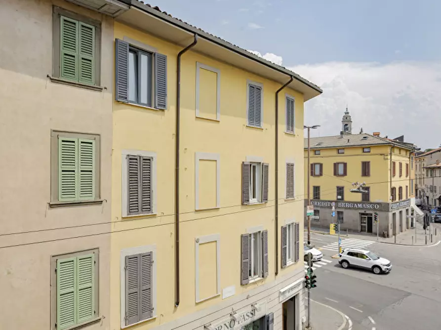 Immagine 33 di Appartamento in vendita  in Via Cesare Battisti 1 a Bergamo