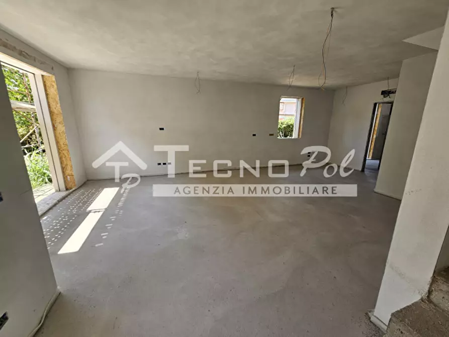 Immagine 1 di Casa trifamiliare in vendita  a Loreggia