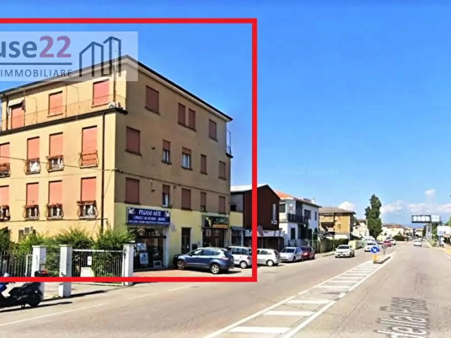 Immagine 1 di Palazzo in vendita  in Viale della Pace 274, Vicenza a Vicenza