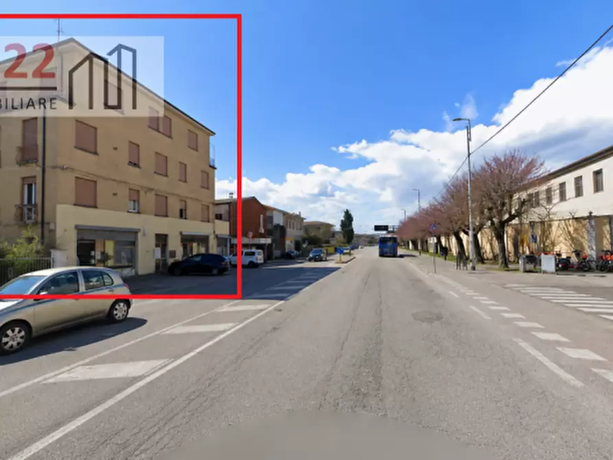 Immagine 2 di Palazzo in vendita  in Viale della Pace 274, Vicenza a Vicenza