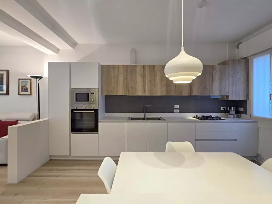 Immagine 3 di Appartamento in vendita  in Via Cadore a Treviso
