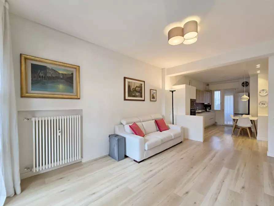 Immagine 8 di Appartamento in vendita  in Via Cadore a Treviso