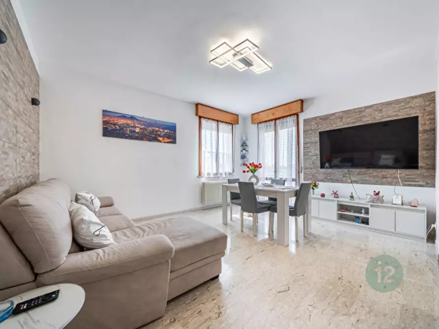 Immagine 1 di Appartamento in vendita  in Via Francesco Saverio Nitti 17 a Carpi