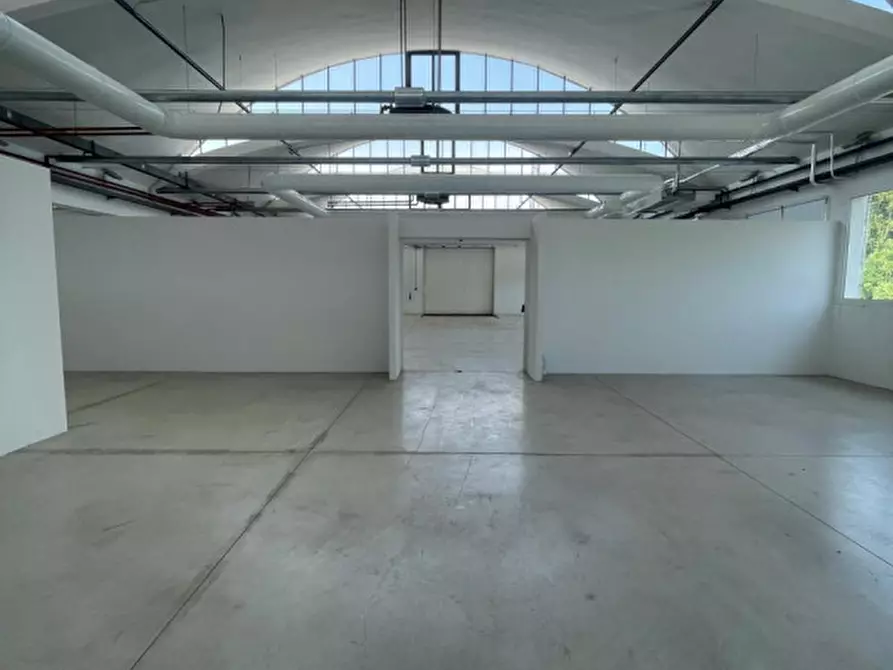 Immagine 2 di Capannone industriale in affitto  in Via San Daniele a Torreglia