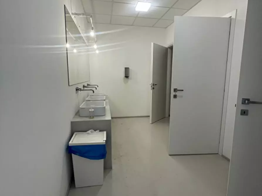 Immagine 17 di Capannone industriale in affitto  in Via San Daniele a Torreglia