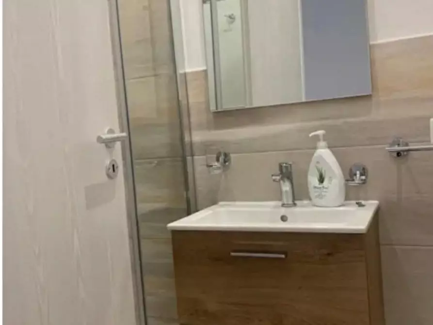 Immagine 5 di Camera in affitto  in Via Foria 23 a Napoli