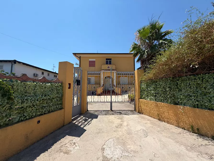 Immagine 1 di Villa in vendita  in Via Vitaliano Brancati 51 a Melilli