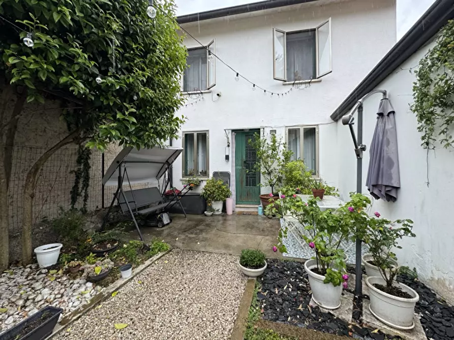 Immagine 15 di Appartamento in vendita  in Via Divisione Julia a Thiene