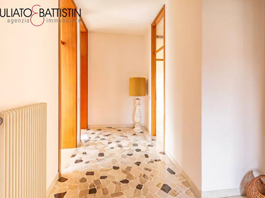 Immagine 12 di Palazzo in vendita  in Via 4 Martiri a Marostica