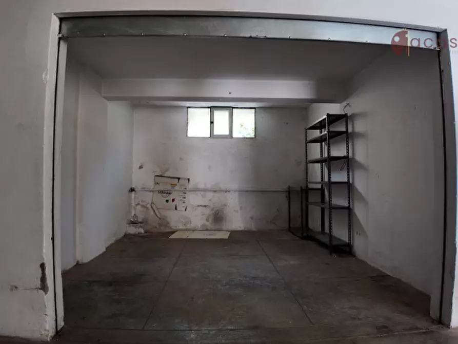 Immagine 1 di Garage in affitto  in Via Ernesto Basile 148 a Palermo