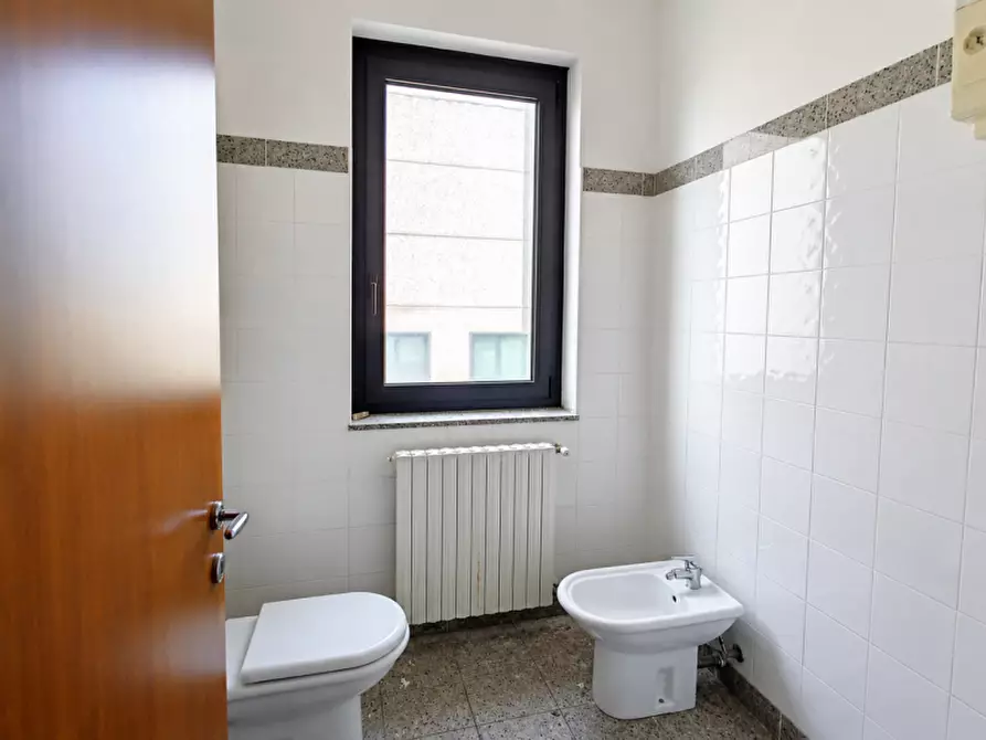 Immagine 10 di Ufficio in vendita  in Via Papa San Pio x a Acquafredda
