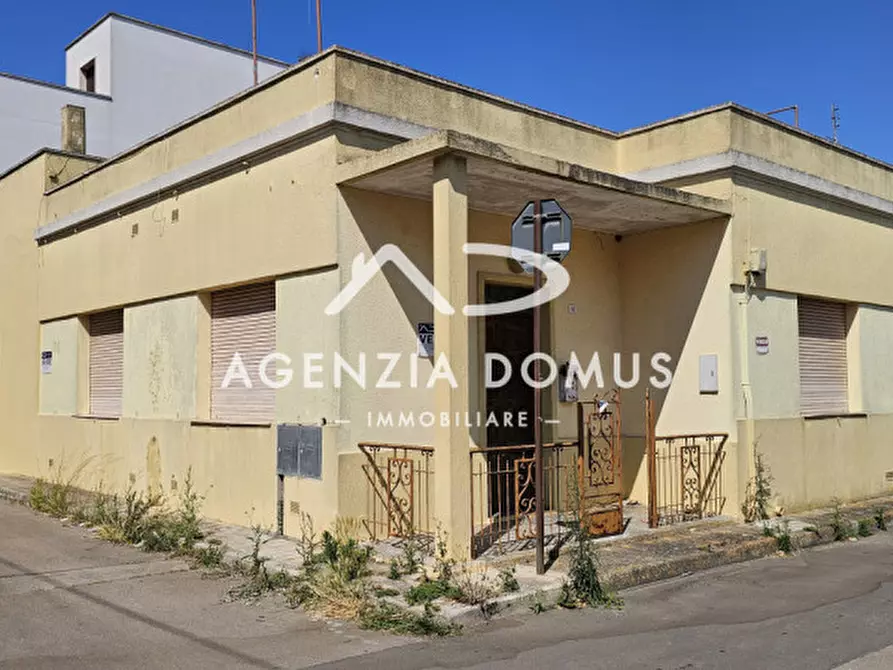 Immagine 1 di Casa indipendente in vendita  in via La Marmora a Racale