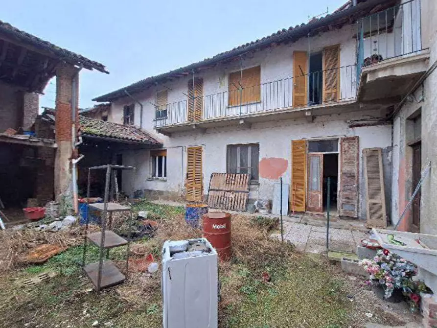 Immagine 2 di Casa indipendente in vendita  in via Marconi, 22-24 - 27030 Rosasco (PV) a Rosasco