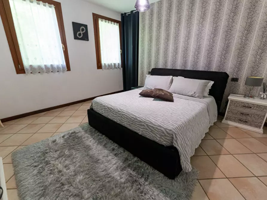 Immagine 17 di Villa in vendita  a Campolongo Maggiore