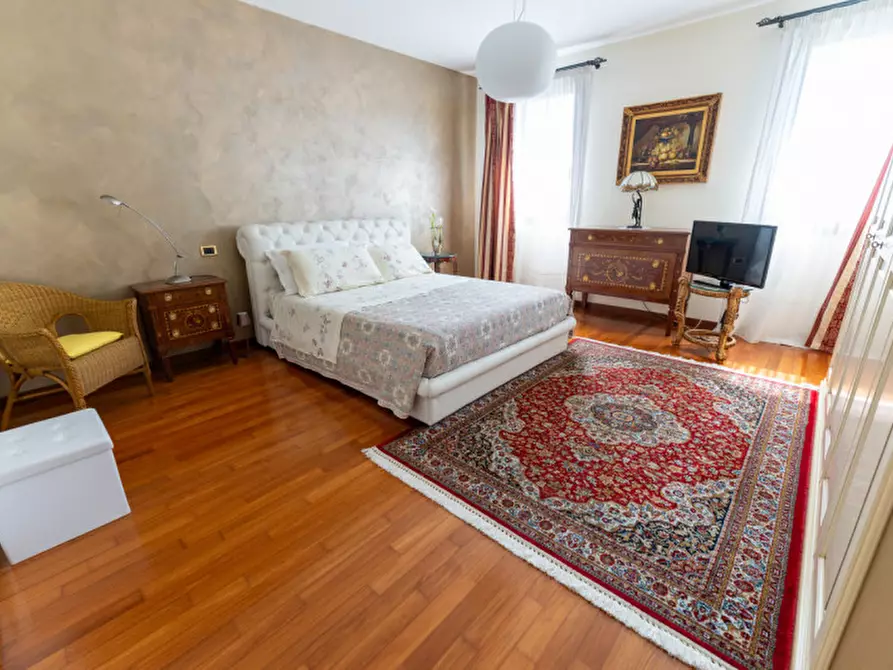Immagine 21 di Villa in vendita  a Campolongo Maggiore