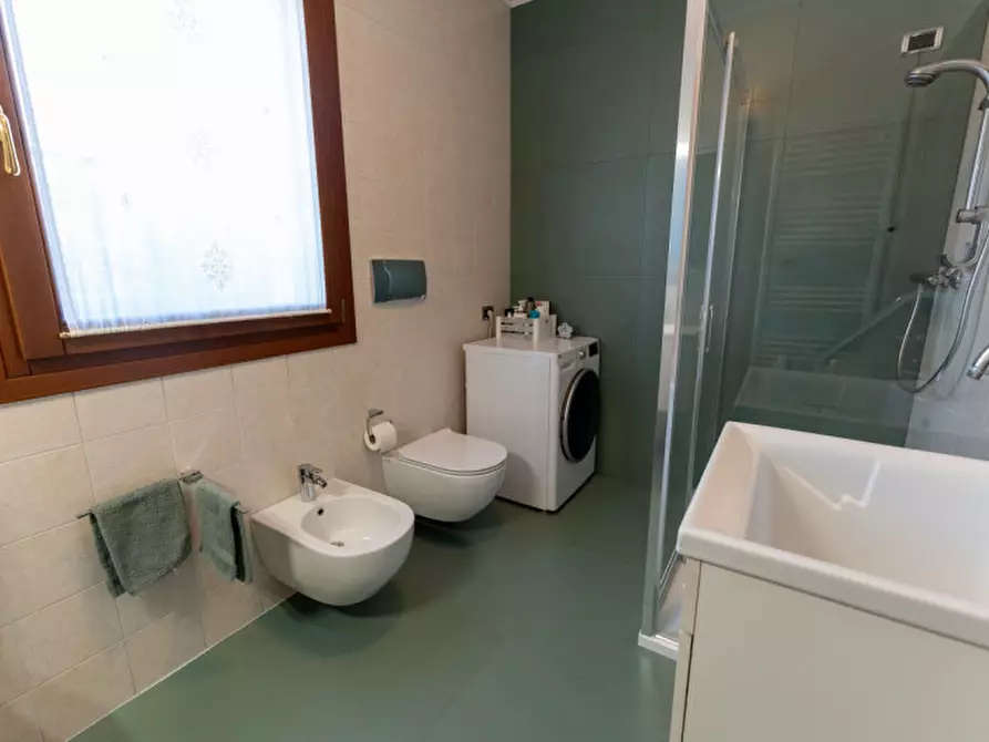 Immagine 25 di Villa in vendita  a Campolongo Maggiore