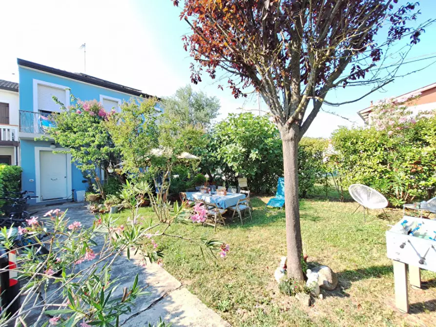 Immagine 1 di Casa bifamiliare in vendita  in Via Pietro Mascagni a Rovigo