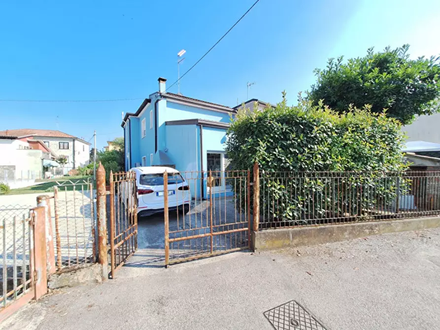 Immagine 24 di Casa bifamiliare in vendita  in Via Pietro Mascagni a Rovigo