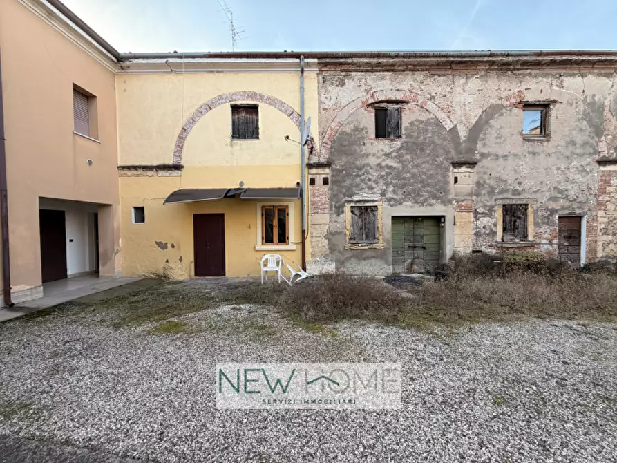 Immagine 5 di Appartamento in vendita  in via scuderlando 323 a Verona