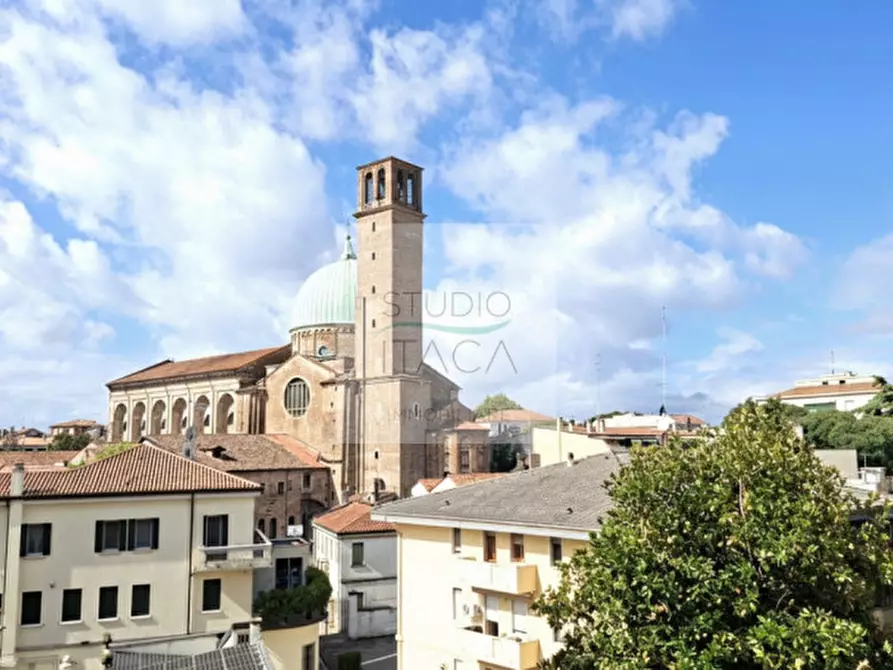 Immagine 5 di Appartamento in vendita  in via Giotto a Padova