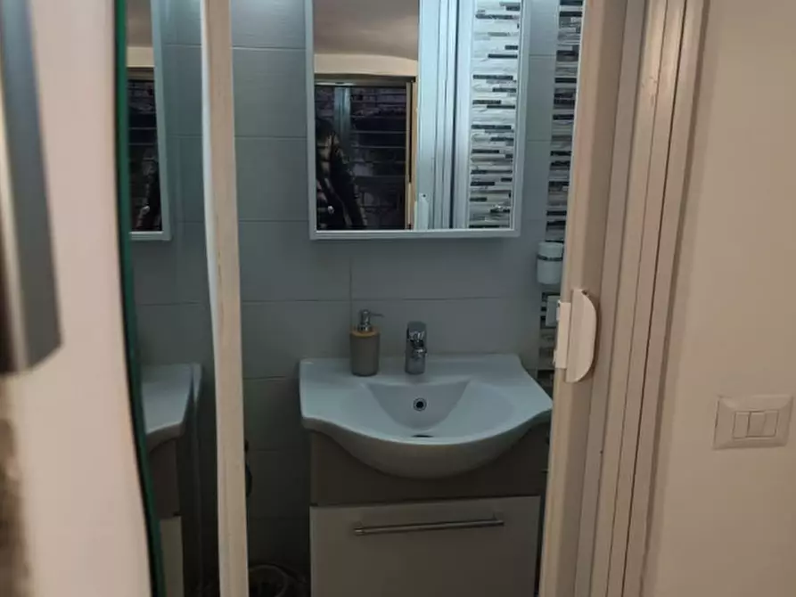 Immagine 13 di Appartamento in affitto  in Via Spreanzella  152 a Napoli
