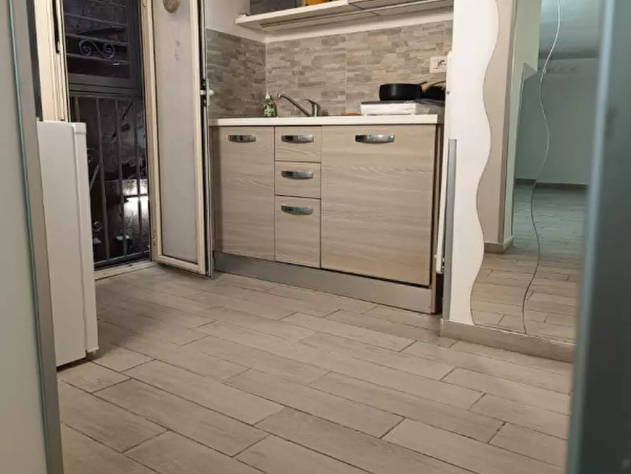Immagine 15 di Appartamento in affitto  in Via Spreanzella  152 a Napoli