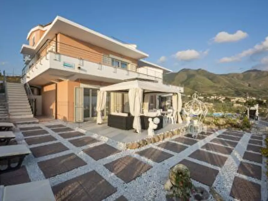Immagine 2 di Villa in vendita  in Praia a Mare a Praia A Mare