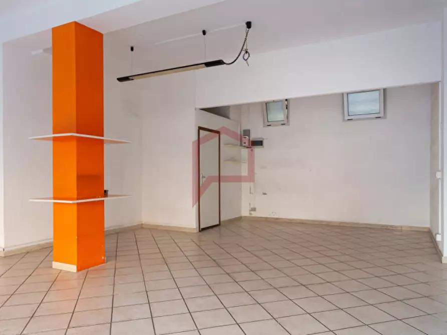Immagine 3 di Negozio in affitto  in Mestre a Venezia