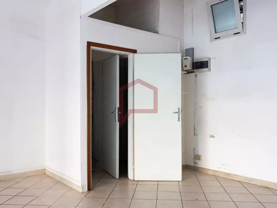 Immagine 4 di Negozio in affitto  in Mestre a Venezia