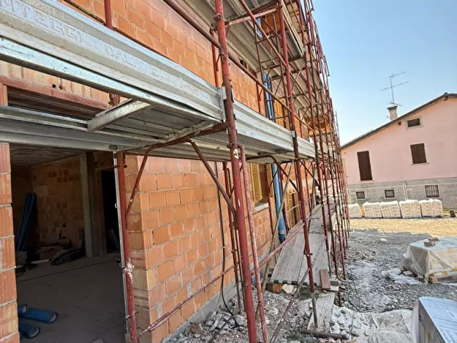 Immagine 5 di Villa in vendita  in Via Bonini, 7 a San Polo D'enza