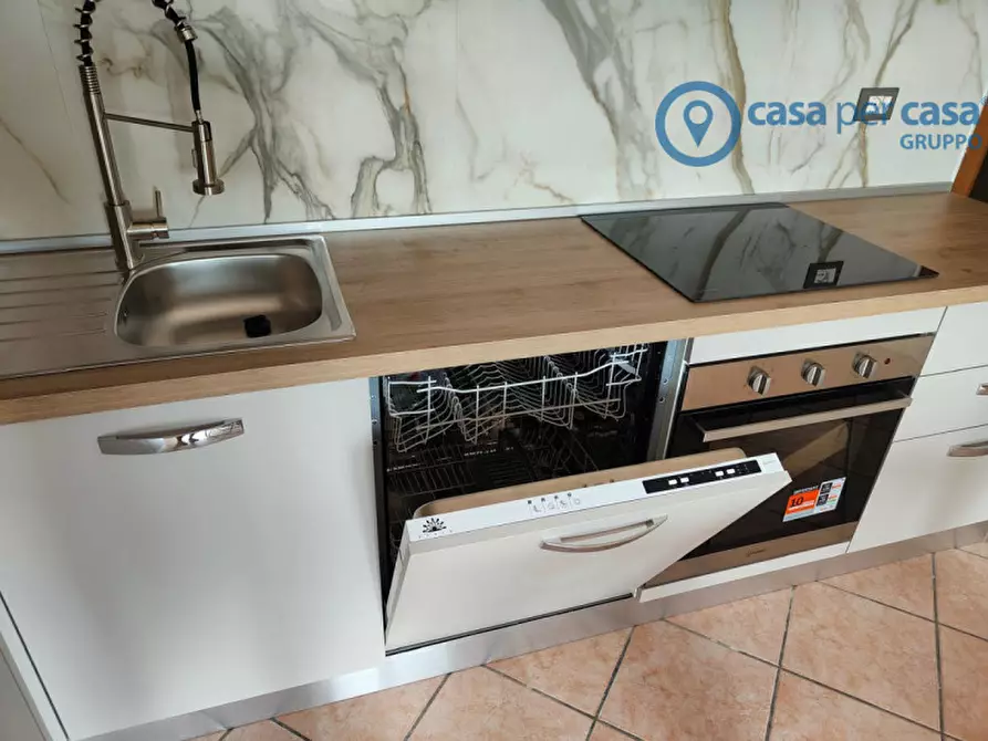 Immagine 2 di Appartamento in vendita  a Rovigo