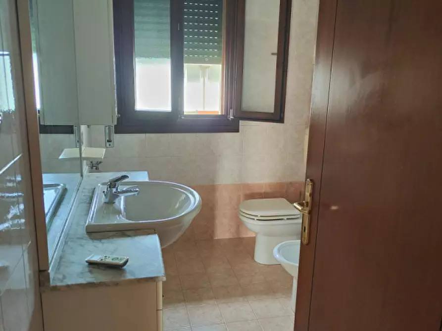 Immagine 8 di Appartamento in vendita  a Rovigo