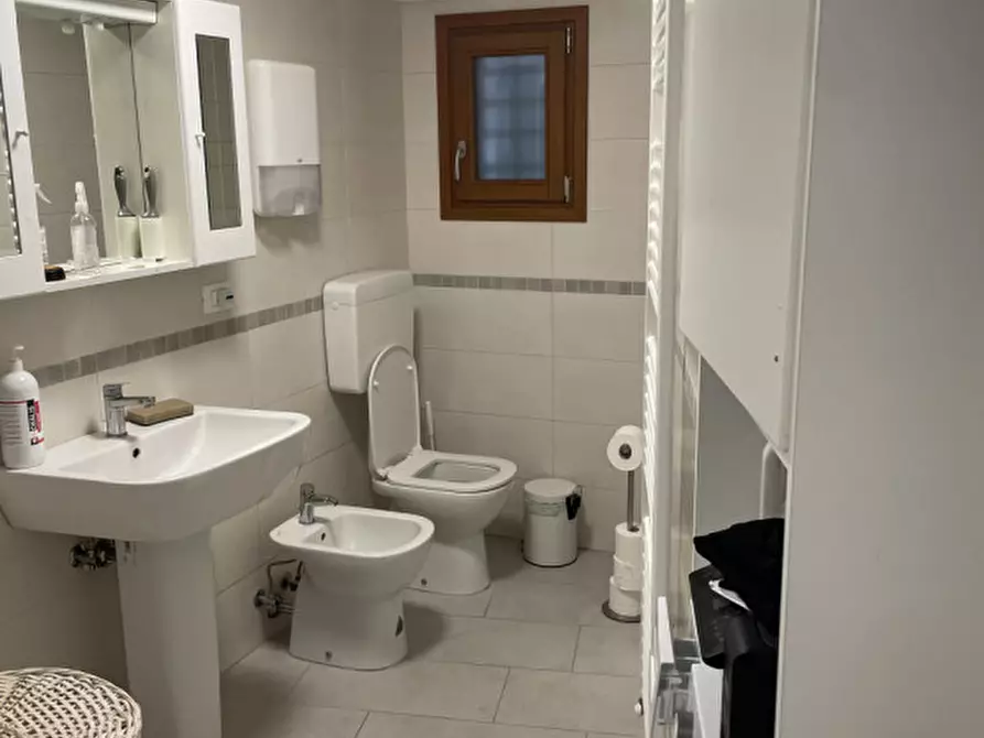 Immagine 30 di Attività commerciale in vendita  in VIA PONTE DI PAGNANO a Asolo