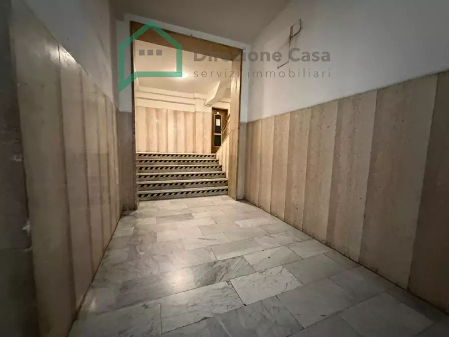 Immagine 10 di Attività commerciale in vendita  in CORSO MERIDIONALE a Napoli