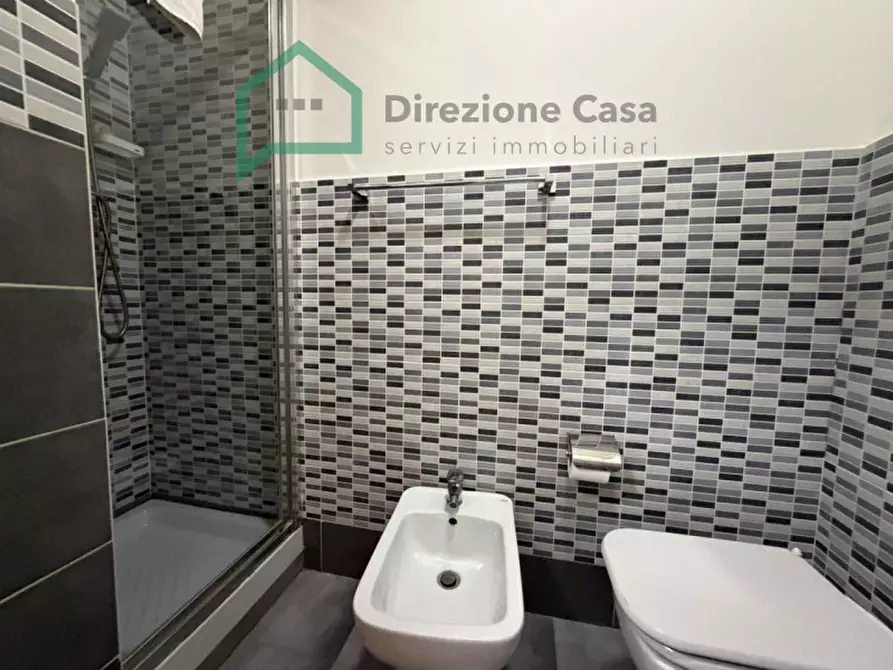Immagine 11 di Attività commerciale in vendita  in CORSO MERIDIONALE a Napoli