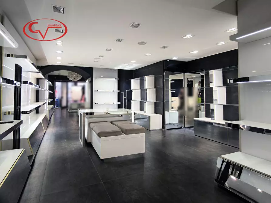 Immagine 5 di Attività commerciale in vendita  in Corso Italia a San Giovanni Valdarno
