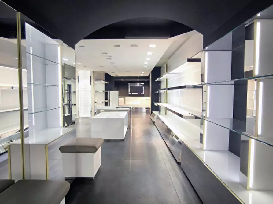 Immagine 8 di Attività commerciale in vendita  in Corso Italia a San Giovanni Valdarno