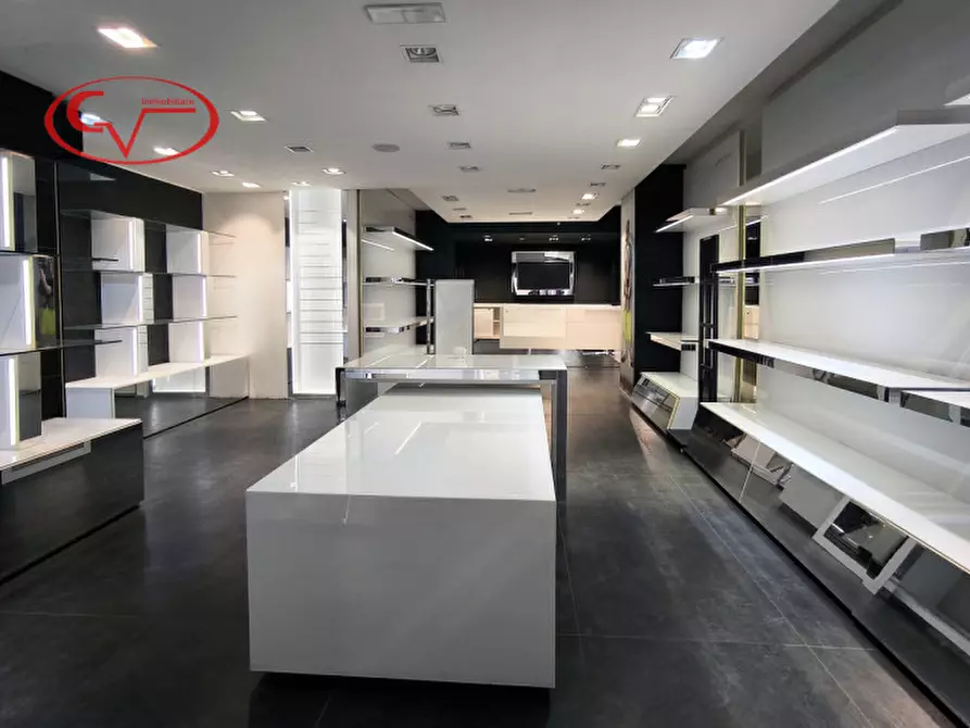Immagine 9 di Attività commerciale in vendita  in Corso Italia a San Giovanni Valdarno