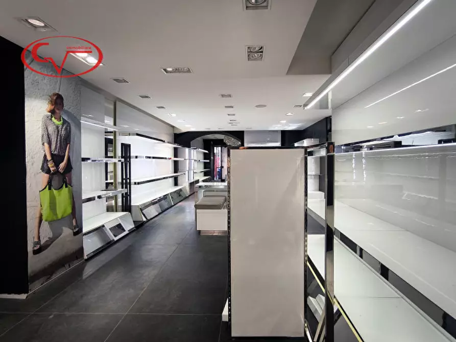 Immagine 11 di Attività commerciale in vendita  in Corso Italia a San Giovanni Valdarno