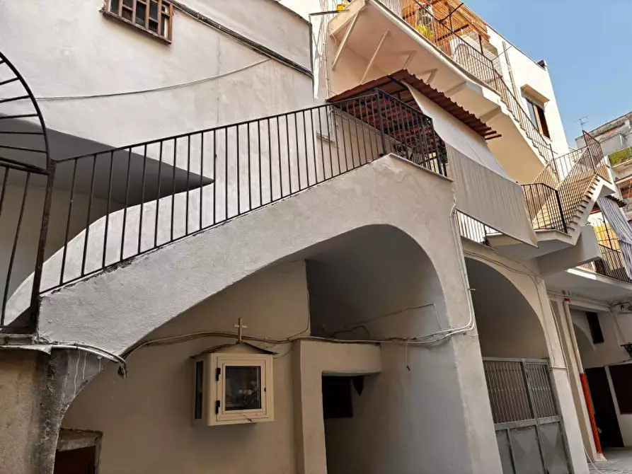 Immagine 6 di Appartamento in vendita  in VIA CAVOUR N°8 a Torre Del Greco