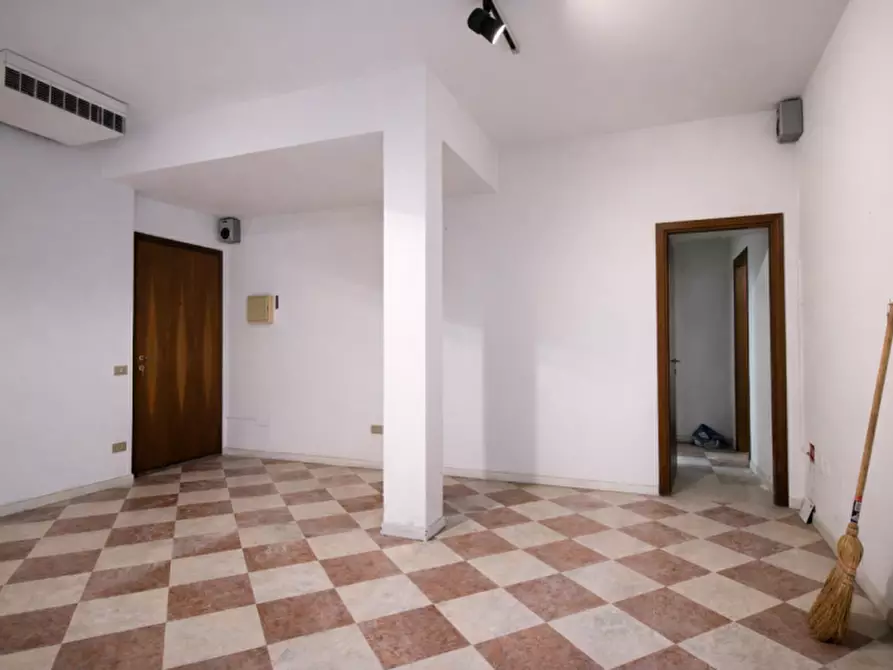Immagine 12 di Appartamento in vendita  in Borgo Santa Lucia, 144 a Vicenza