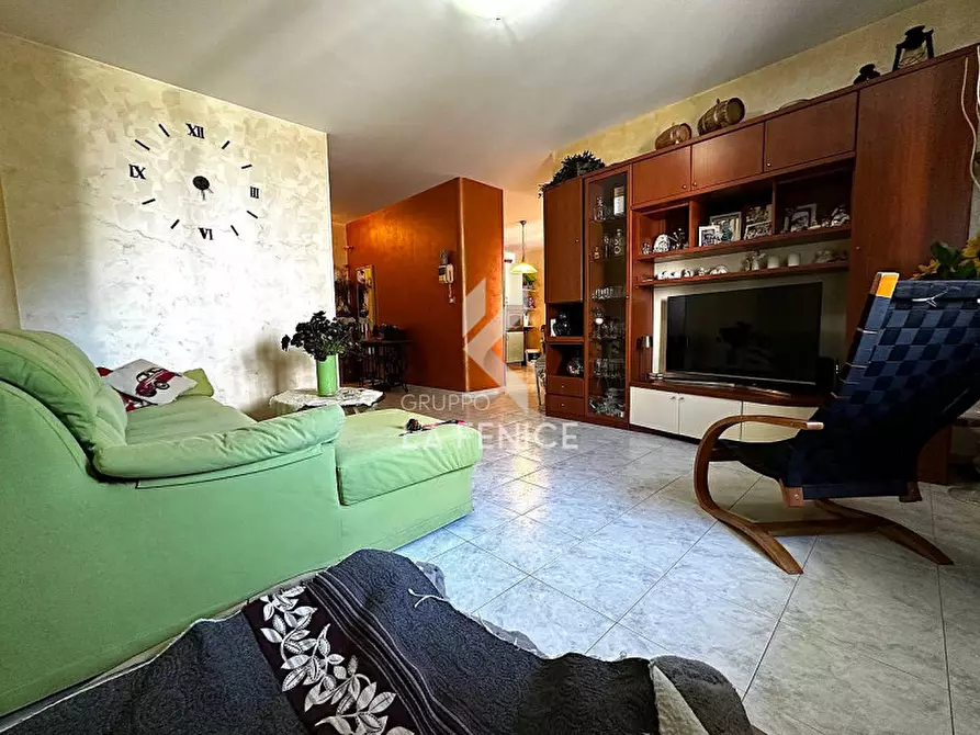 Immagine 11 di Appartamento in vendita  in Via della Resistenza 43A a Martina Franca
